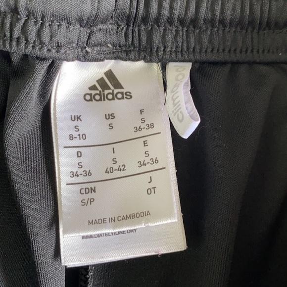 ✅Women Adidas Running Shorts Size S - Picture 4 of 4